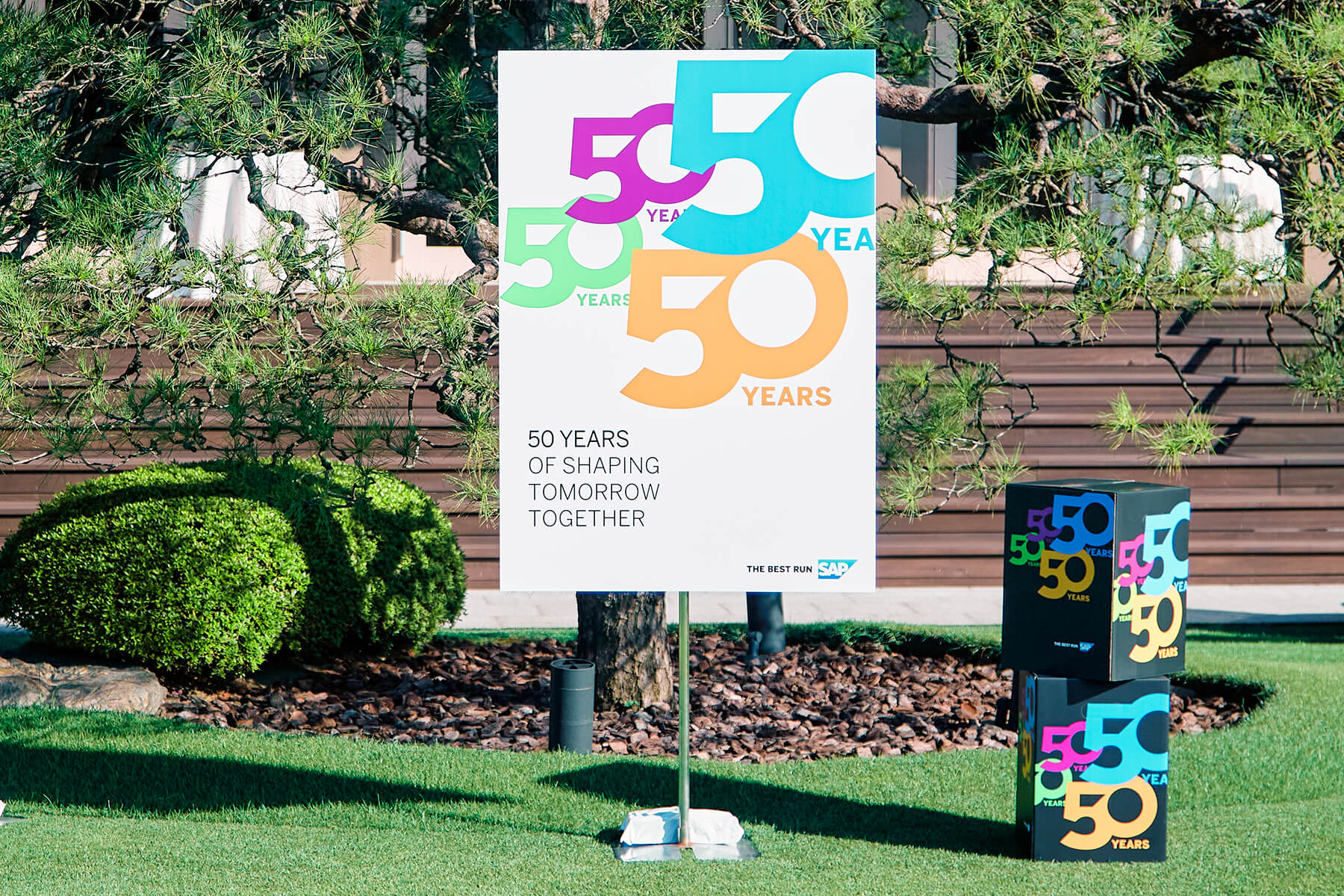 50周年記念パネルが飾られたSAPジャパンの50周年記念式典